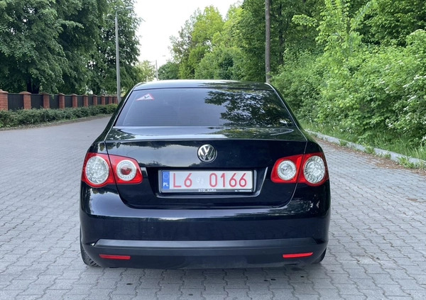 Volkswagen Jetta cena 14500 przebieg: 233000, rok produkcji 2006 z Chełm małe 497